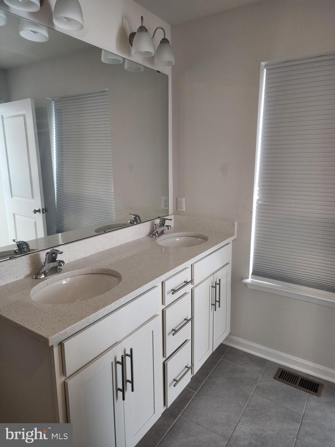 VILLAGES OF WHITE MARSH - Residential Lease