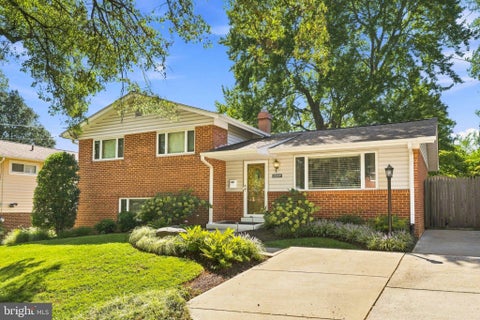 Photo of 13006 Margot Drive, ROCKVILLE, MD 20853 (MLS # MDMC2253626)