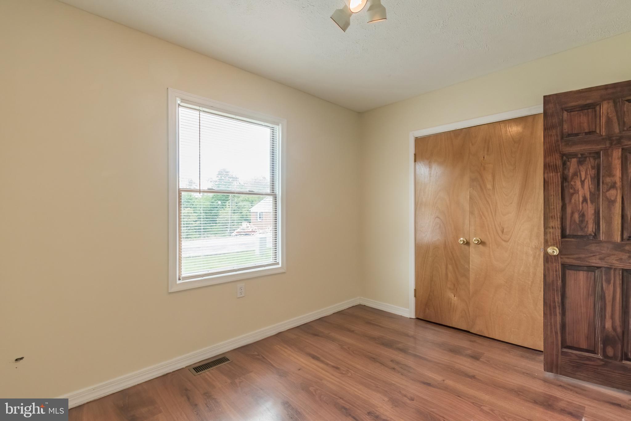 SPORTSMANS PARADISE - Residential Lease