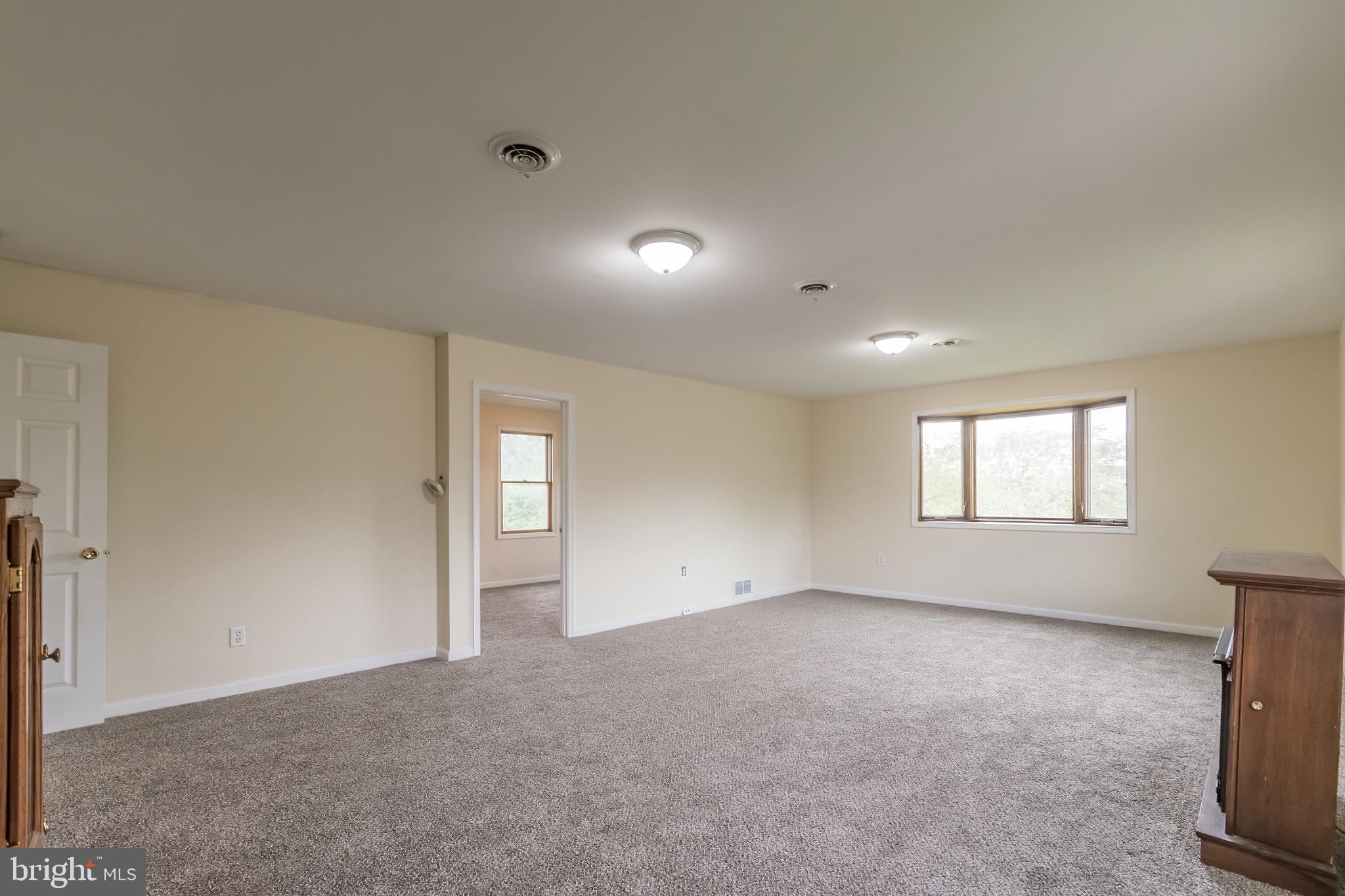 SPORTSMANS PARADISE - Residential Lease