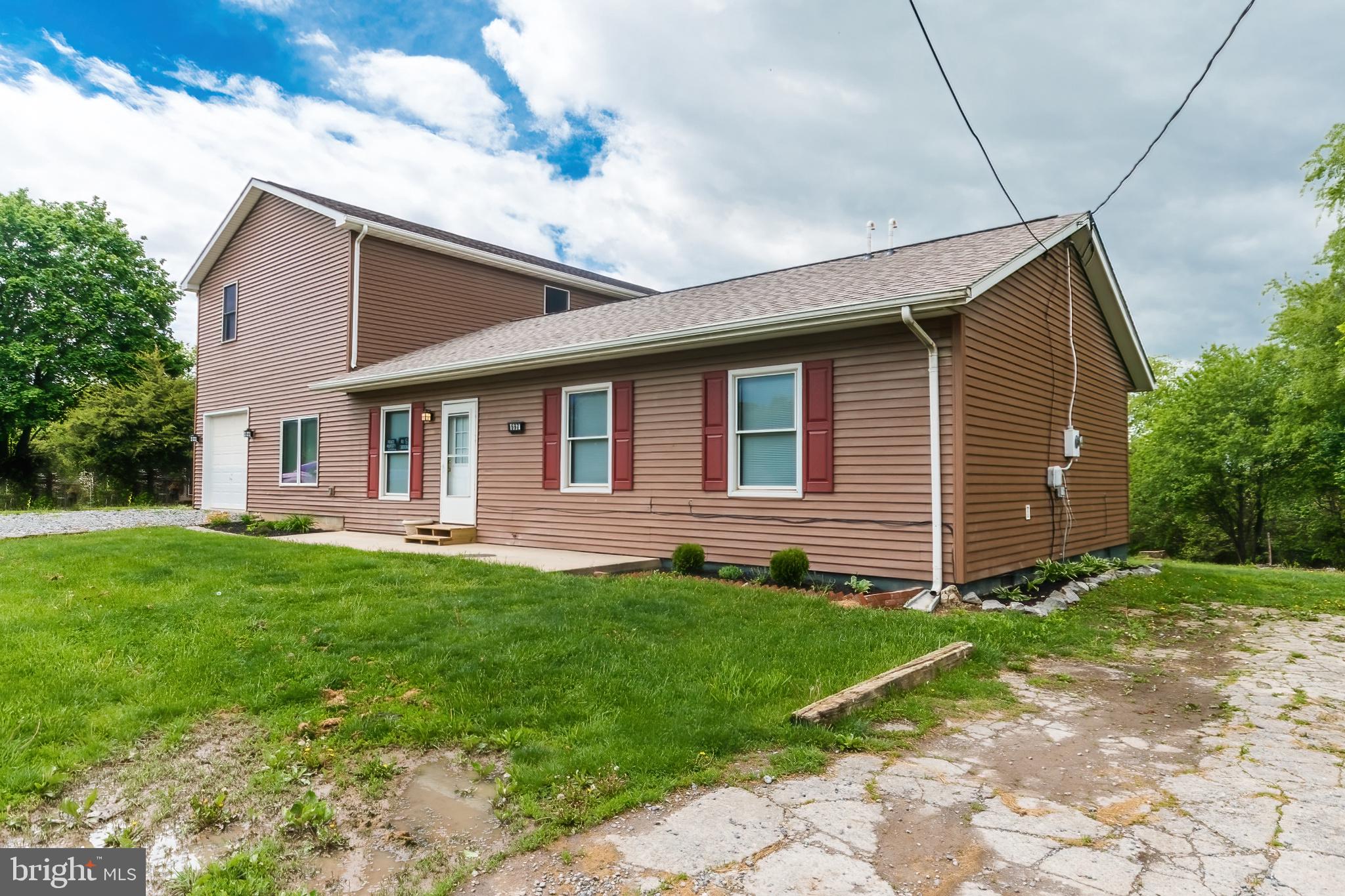 SPORTSMANS PARADISE - Residential Lease