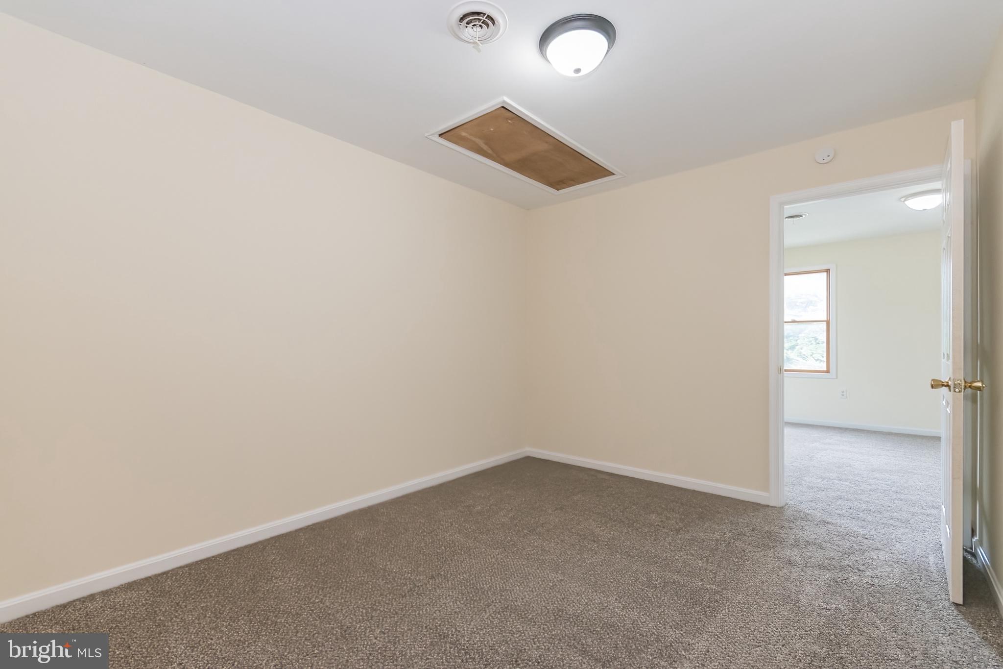 SPORTSMANS PARADISE - Residential Lease