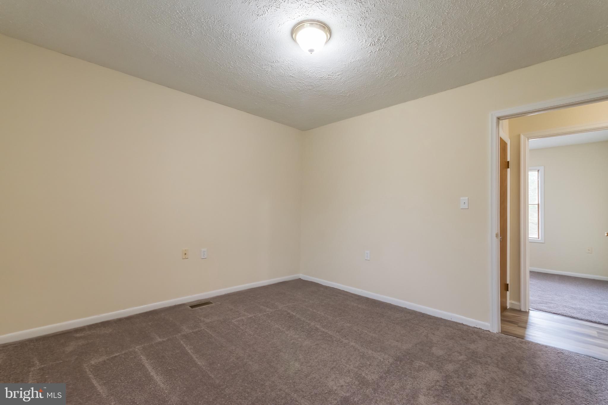 SPORTSMANS PARADISE - Residential Lease