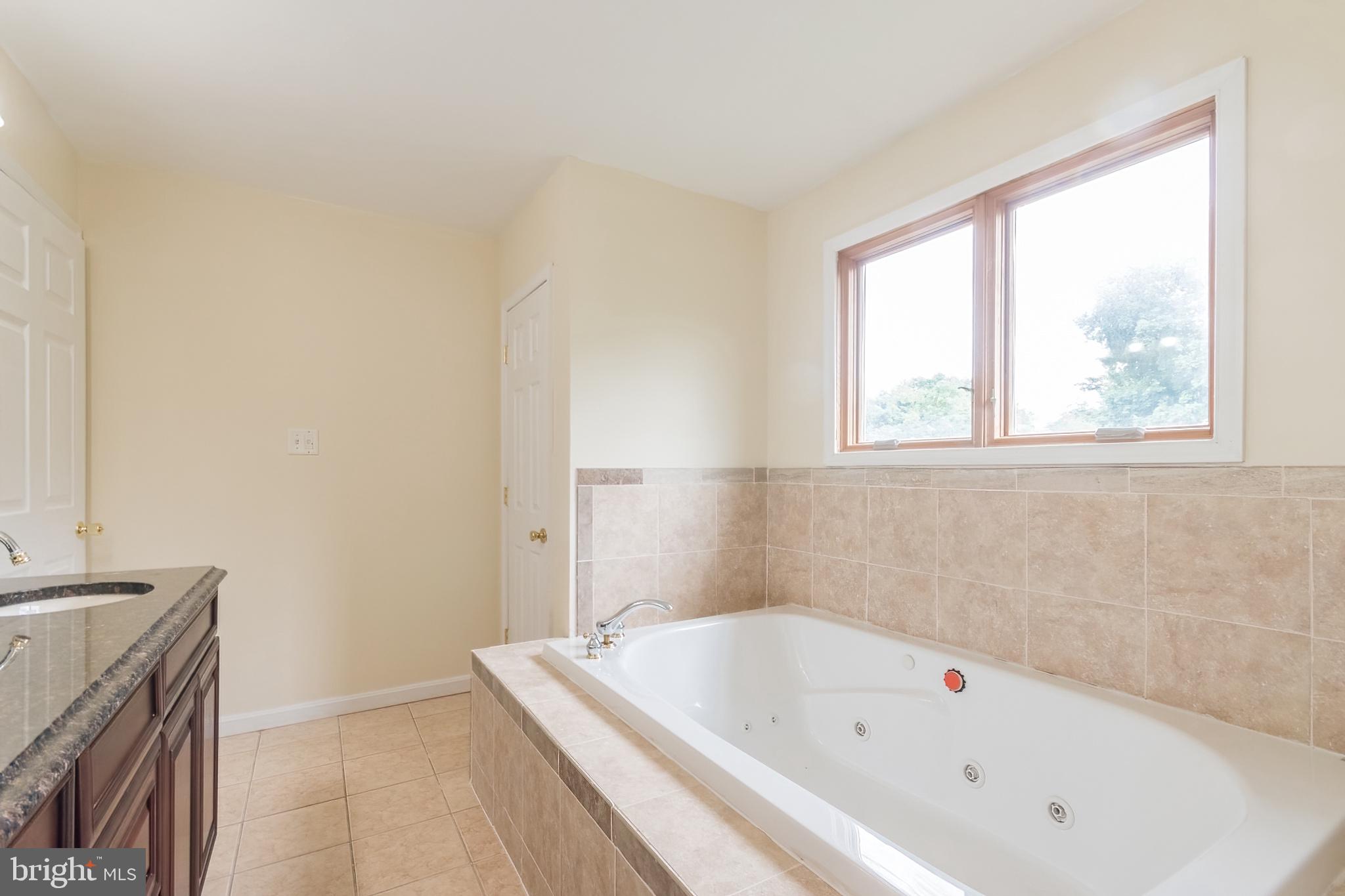 SPORTSMANS PARADISE - Residential Lease