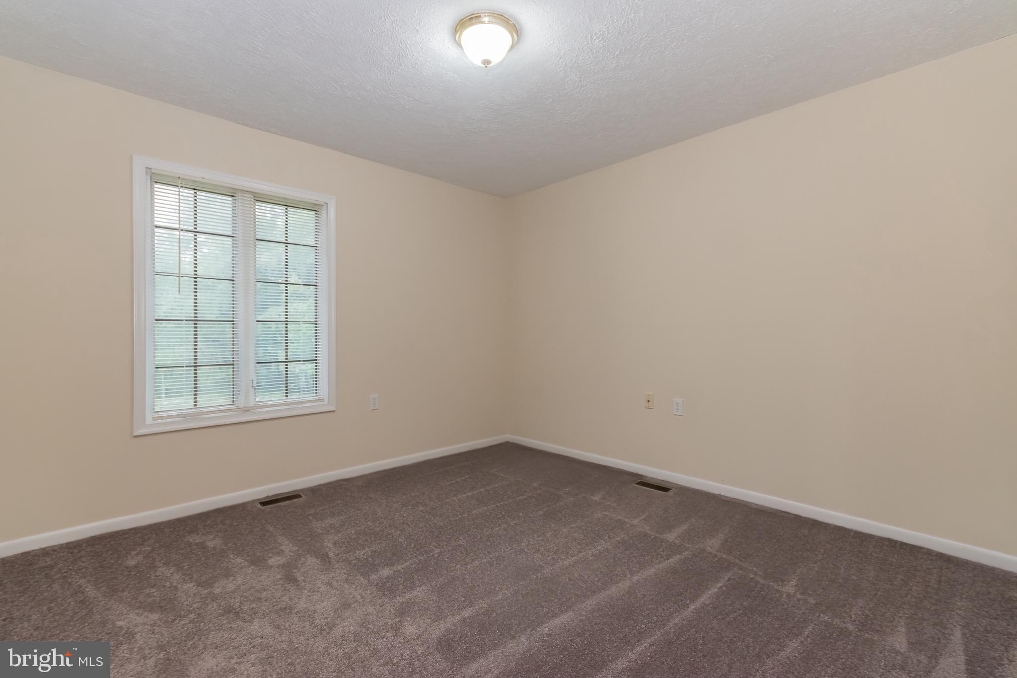 SPORTSMANS PARADISE - Residential Lease