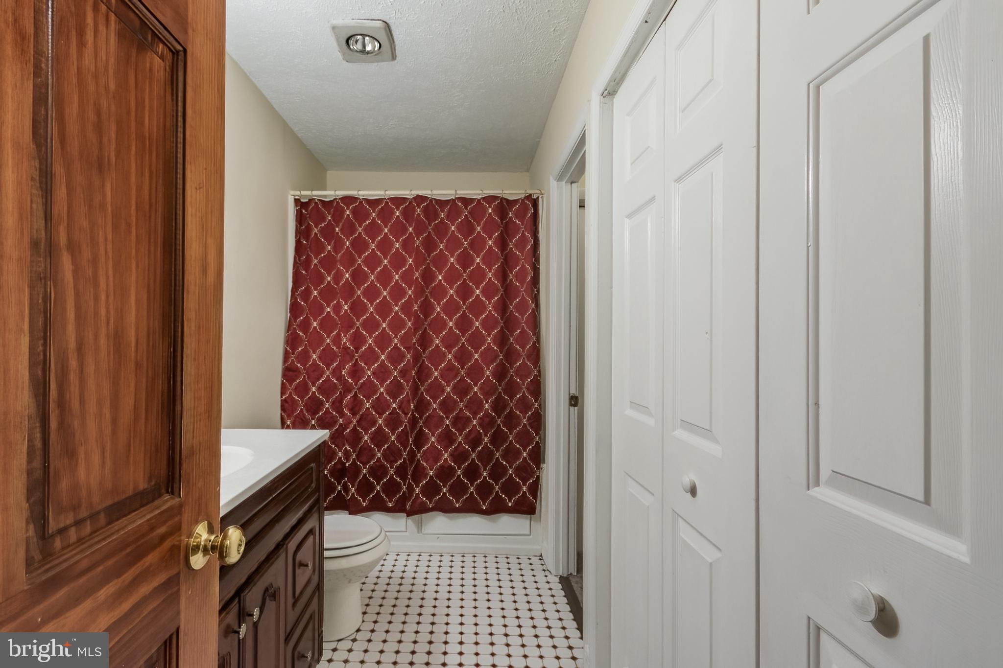 SPORTSMANS PARADISE - Residential Lease