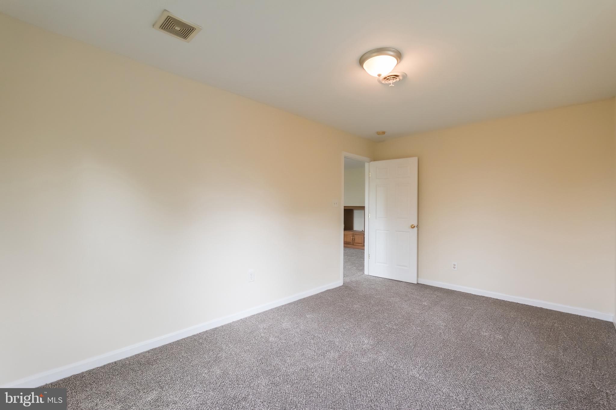 SPORTSMANS PARADISE - Residential Lease