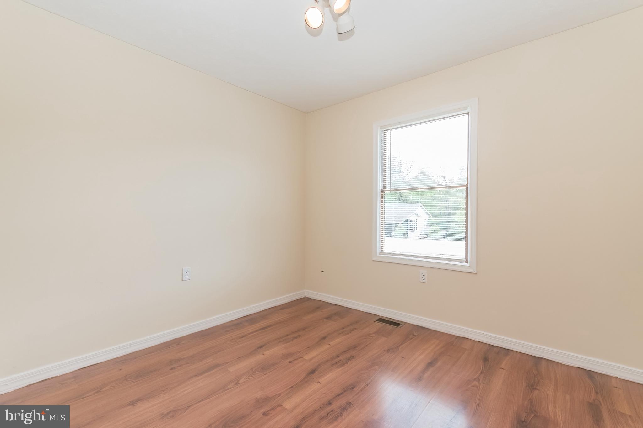 SPORTSMANS PARADISE - Residential Lease