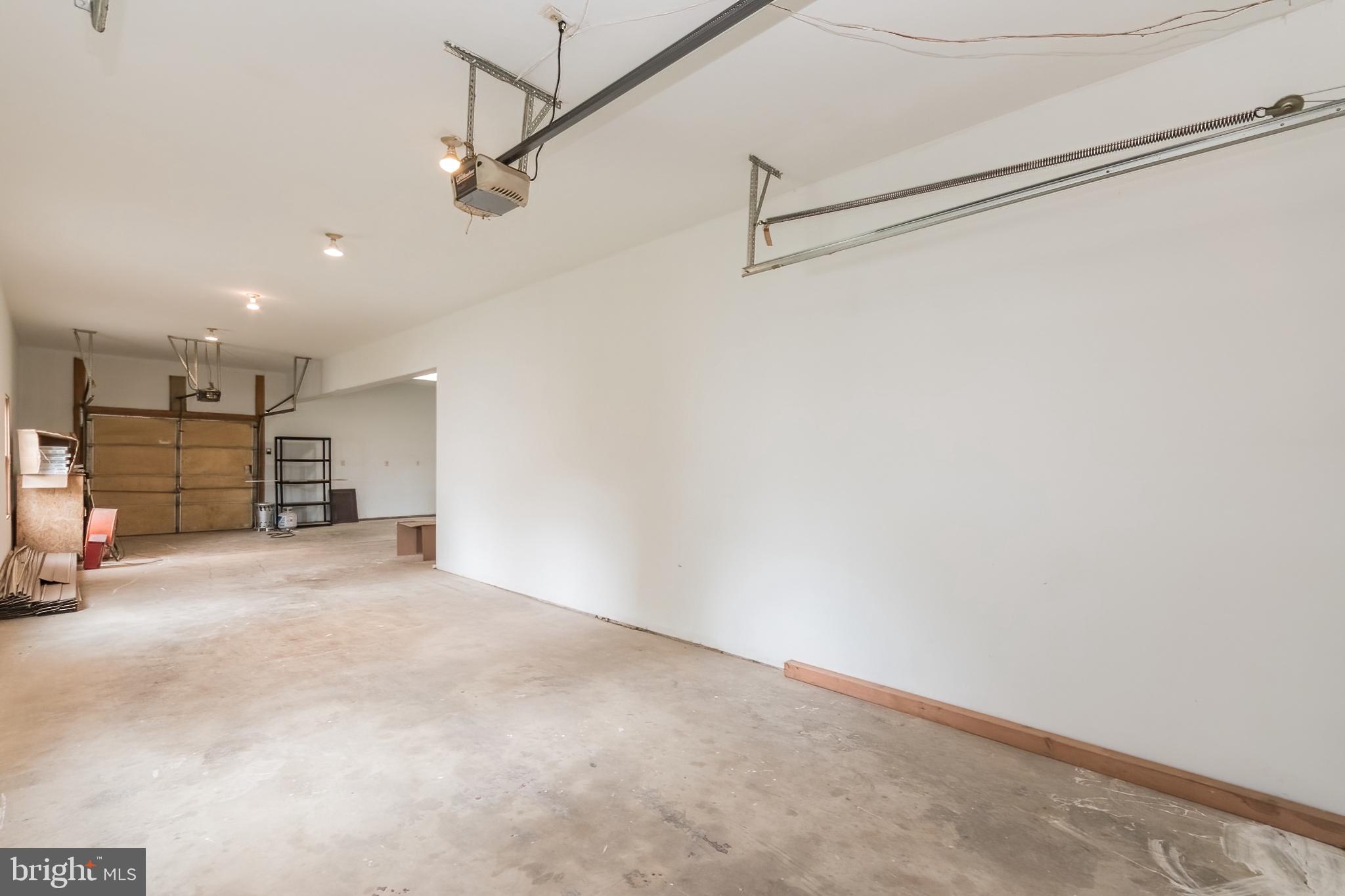 SPORTSMANS PARADISE - Residential Lease