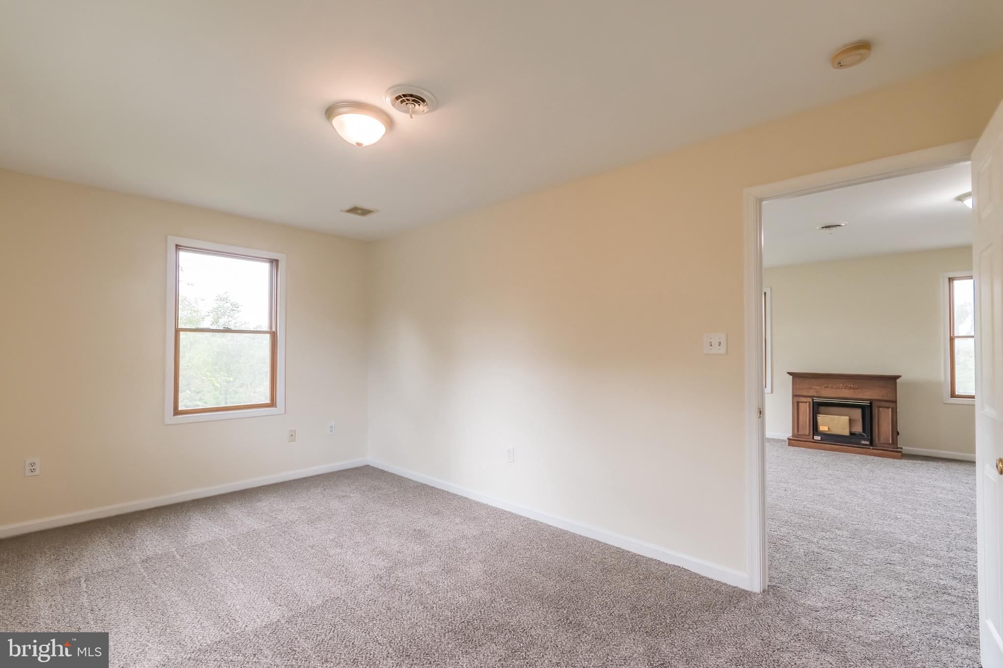 SPORTSMANS PARADISE - Residential Lease