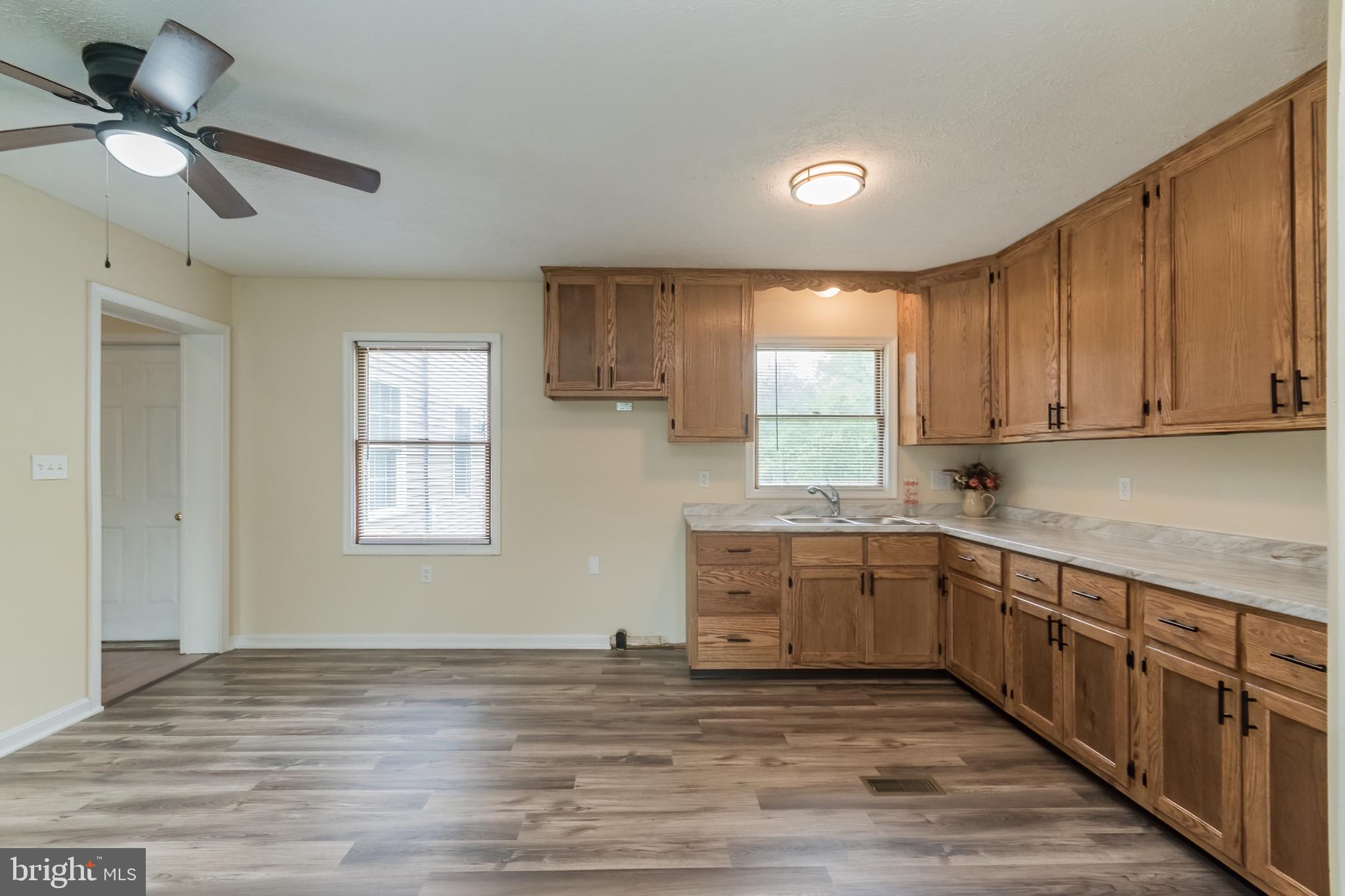 SPORTSMANS PARADISE - Residential Lease