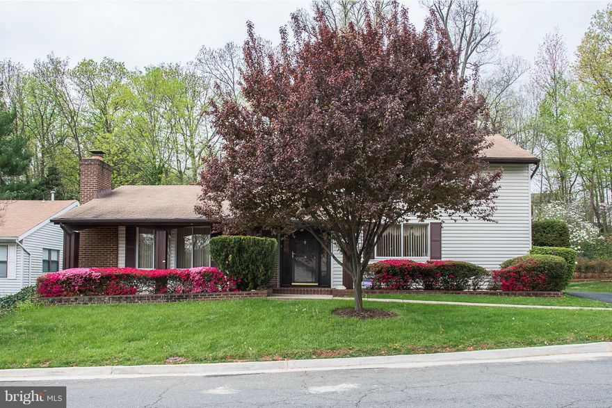 Charming 2lvl, 4BR, 2.5BA home conveniently located in Sugarland Run. Loads of community amenities including pool, trails, tennis courts, community center, and more! Updated Kitchen with breakfast bar and custom backsplash. Family Room with cathedral ceiling and skylights. SGD leads to screened in porch and fully fenced backyard. Main Level master bedroom with 3 additional spacious bedrooms.