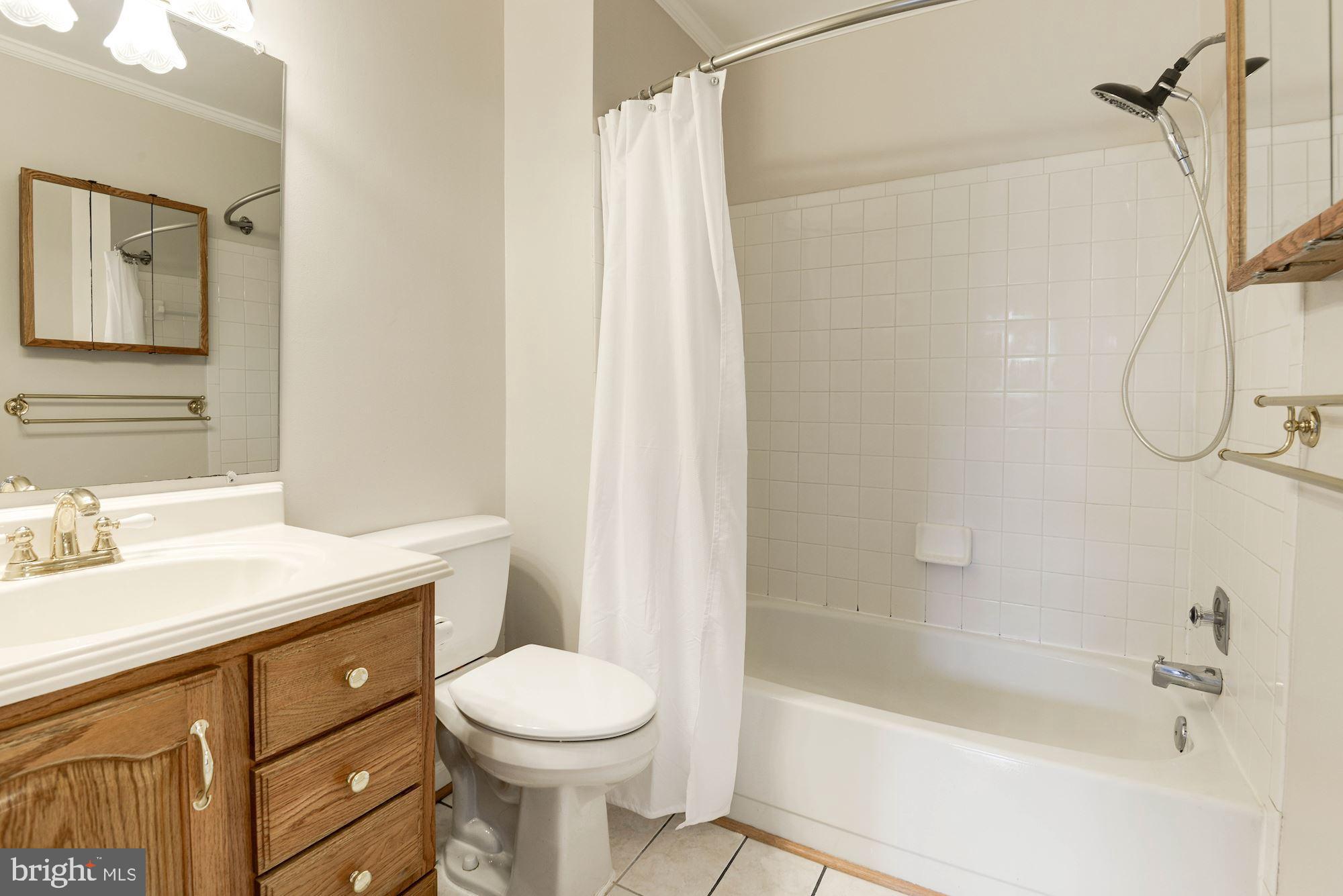 JEFFERSON MEWS - Residential Lease