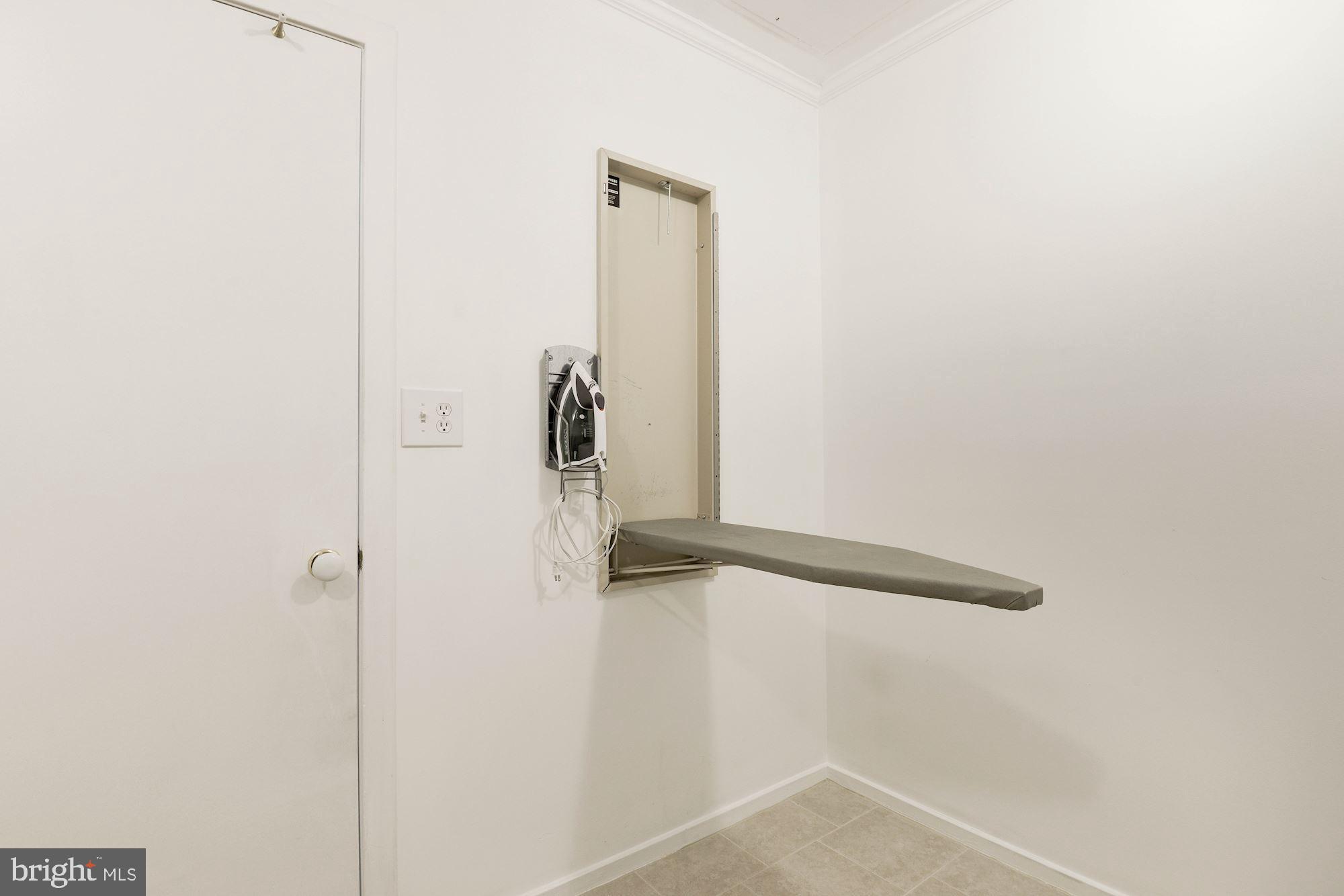 JEFFERSON MEWS - Residential Lease