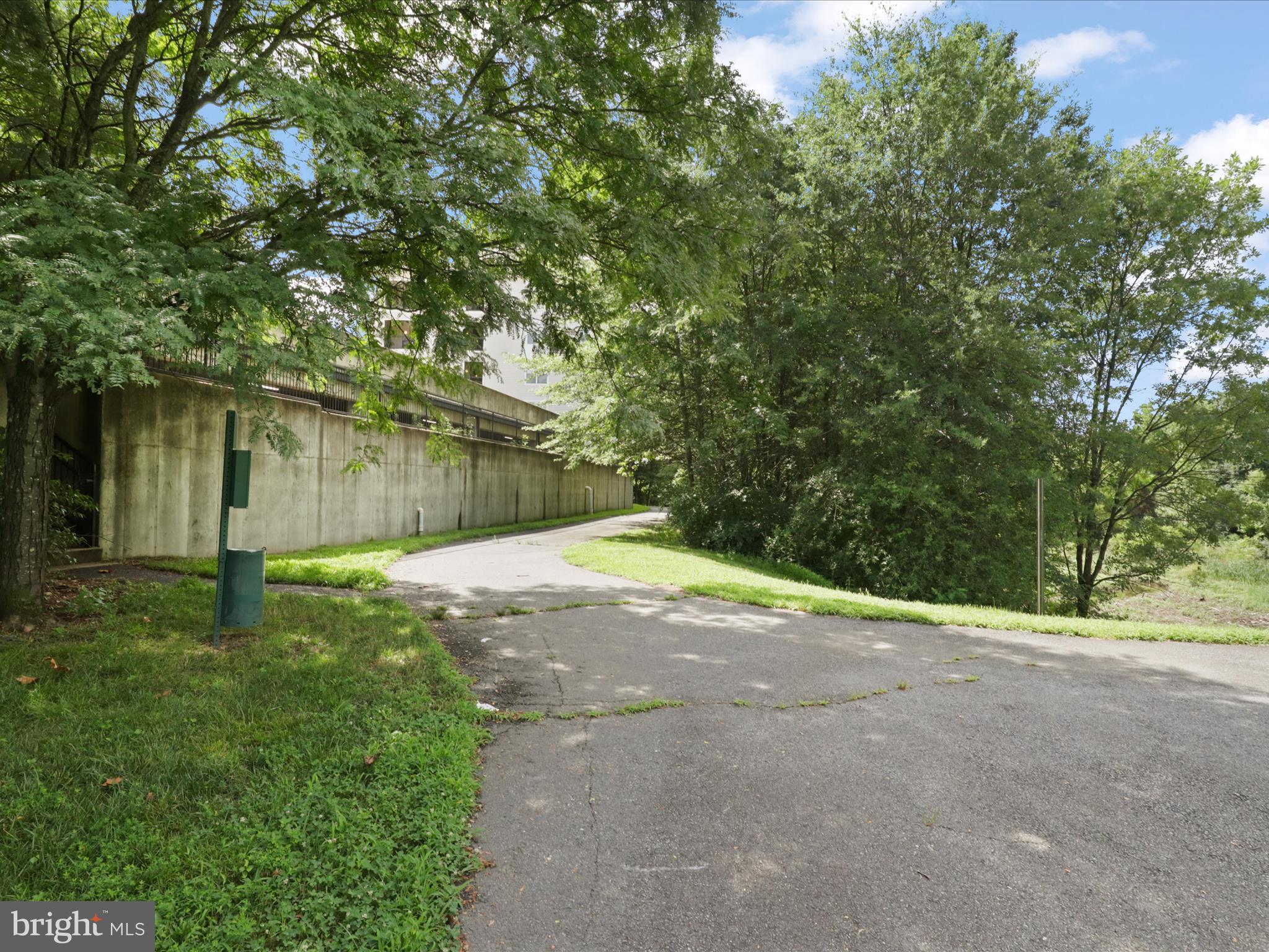 FAIRFAX RIDGE CONDOS - Residential