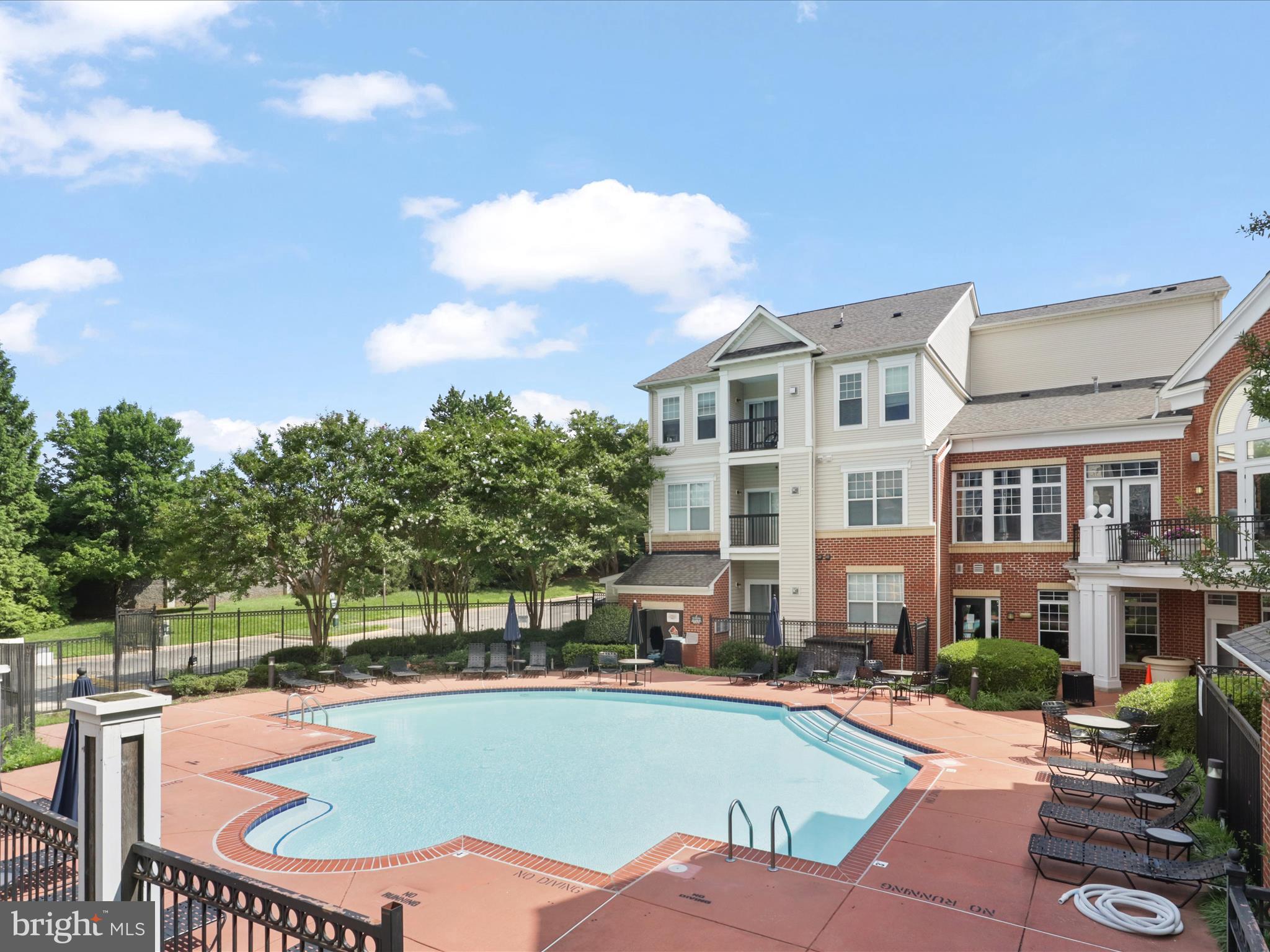 FAIRFAX RIDGE CONDOS - Residential