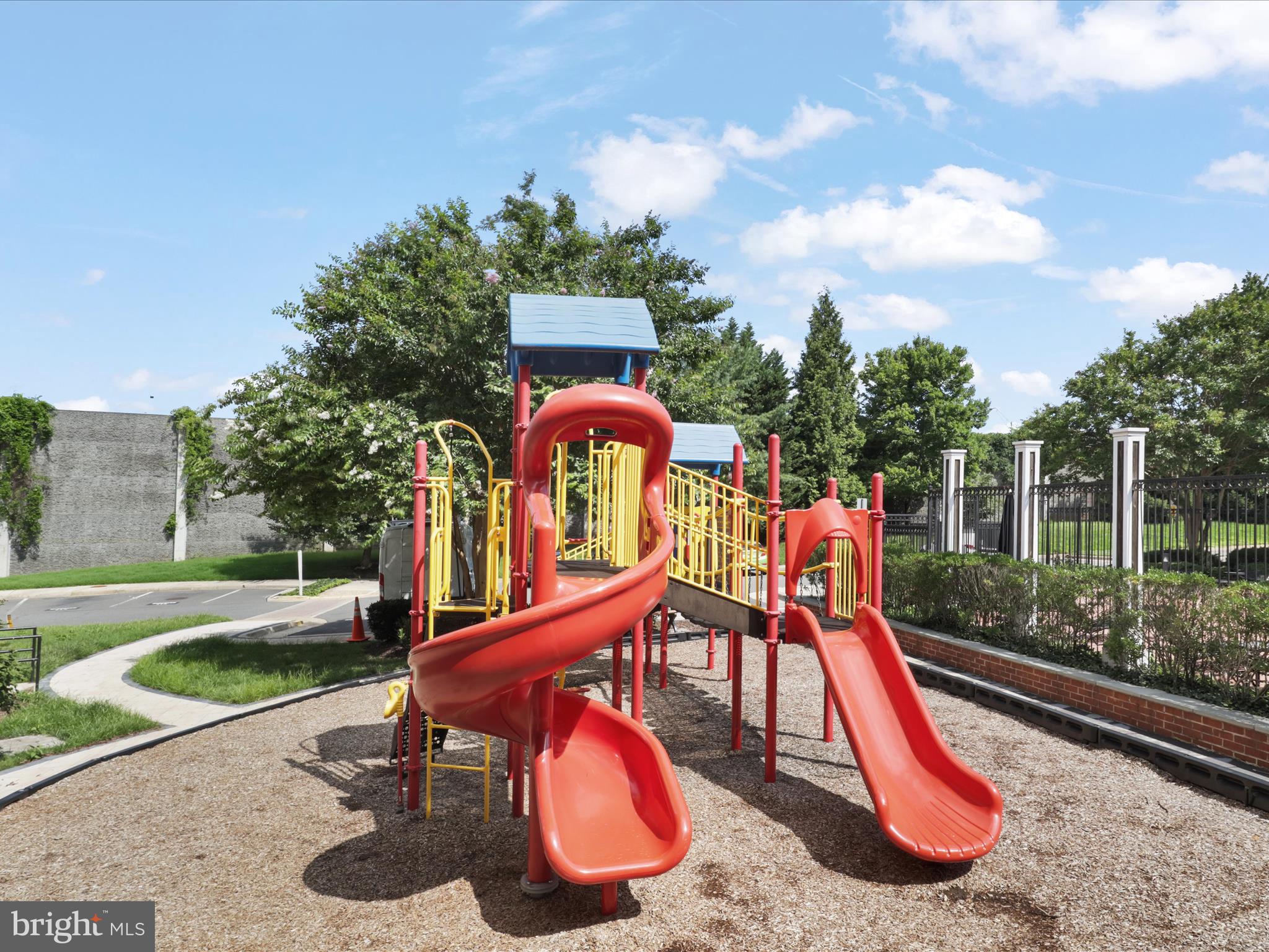 FAIRFAX RIDGE CONDOS - Residential