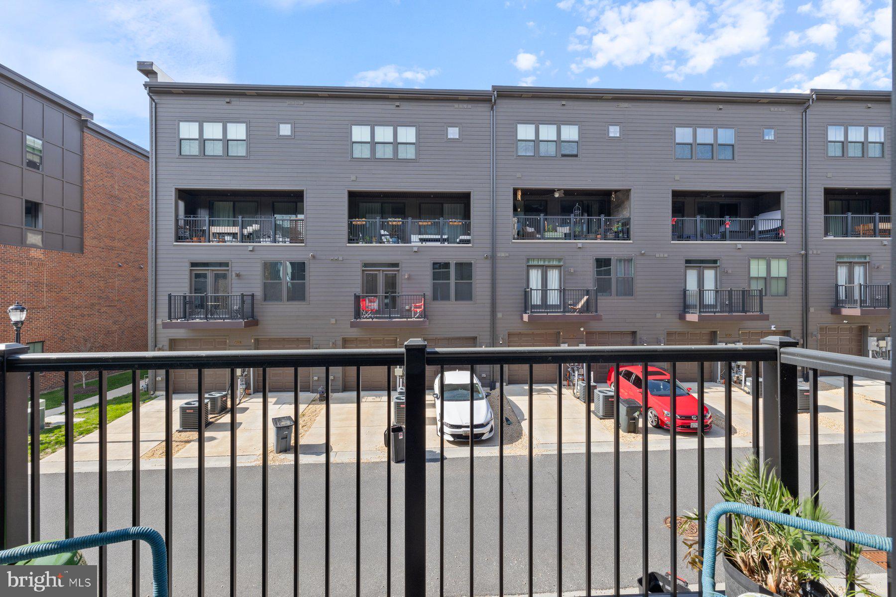 PADDOCK POINTE - Residential