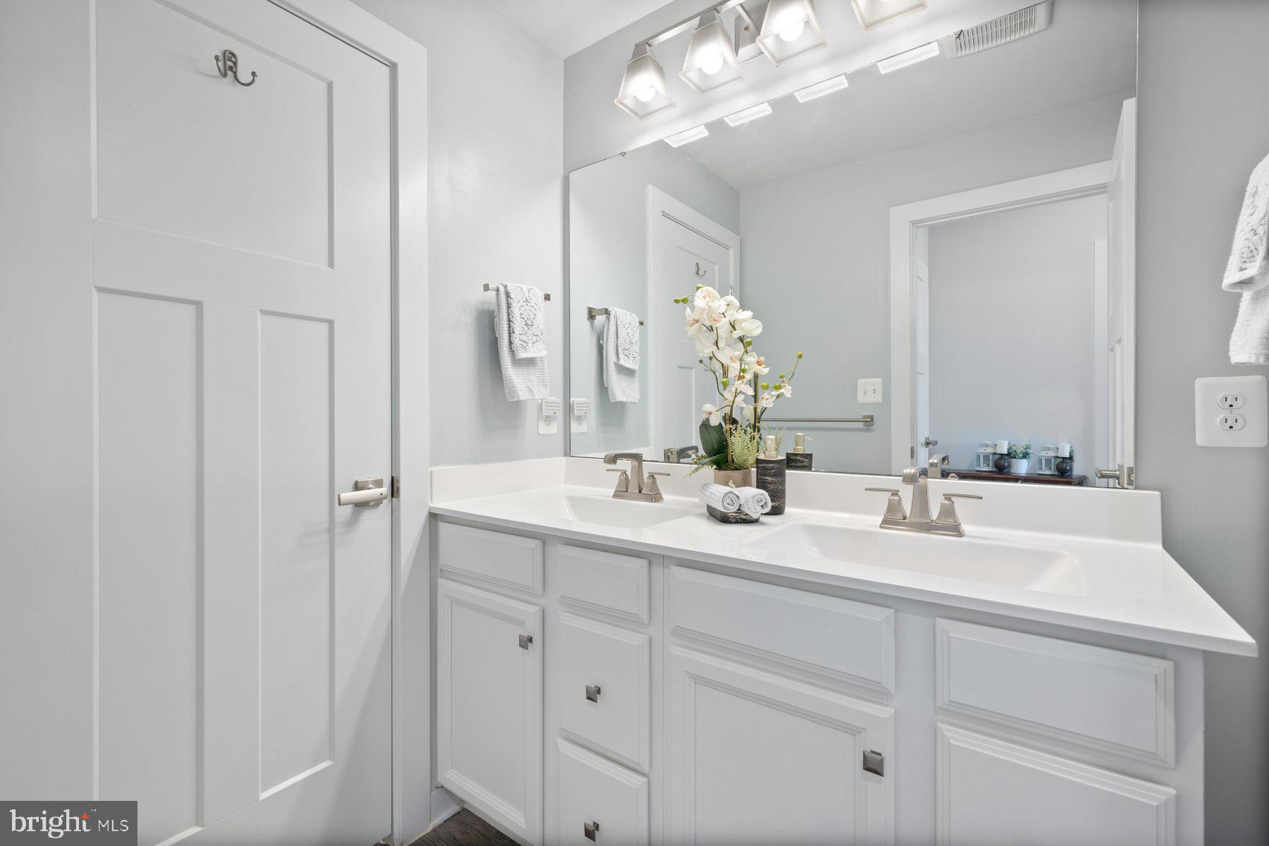 PADDOCK POINTE - Residential