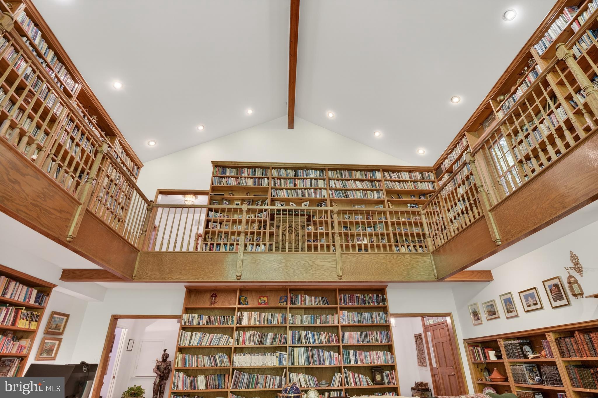 1137 SUGARLOAF MOUNTAIN ROAD