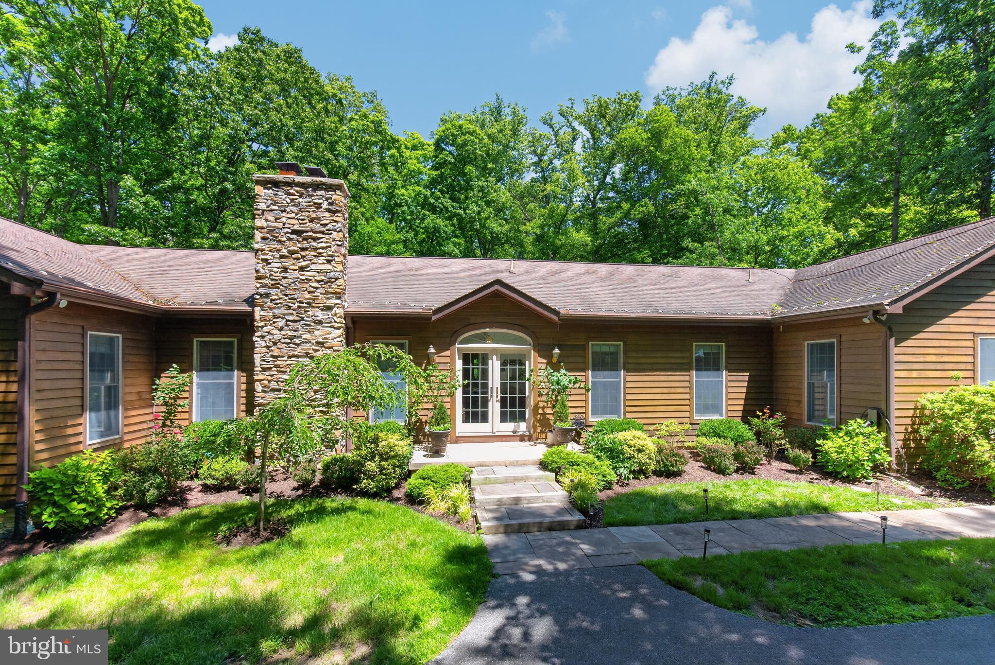 1137 SUGARLOAF MOUNTAIN ROAD