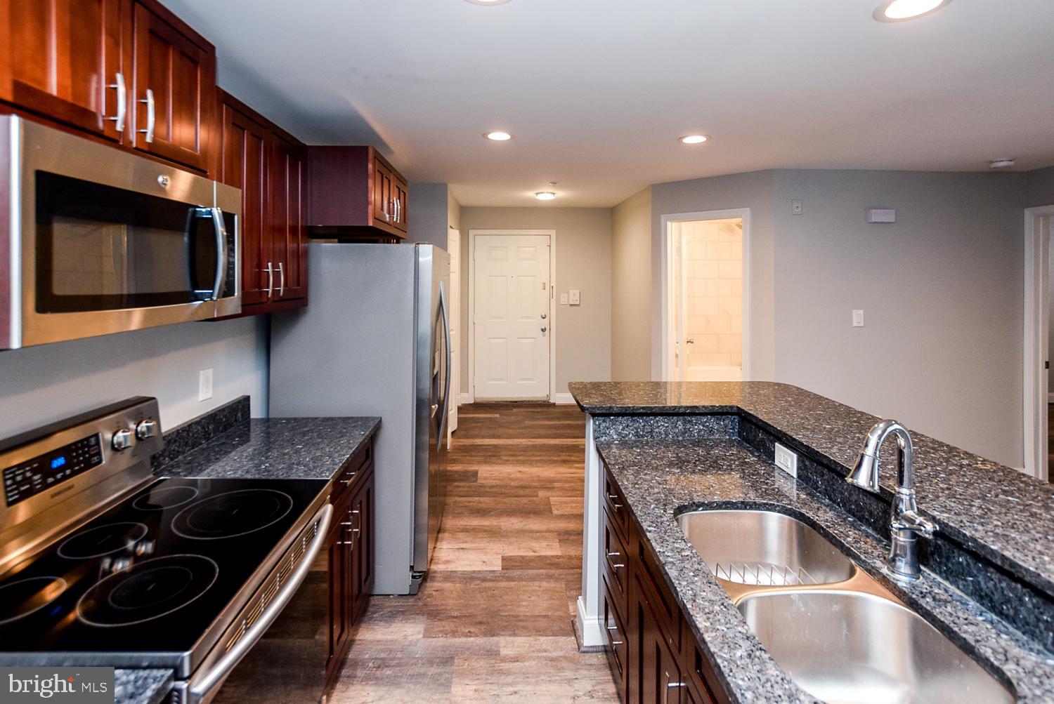 LAKE POINTE CONDOMINIUMS - Residential Lease