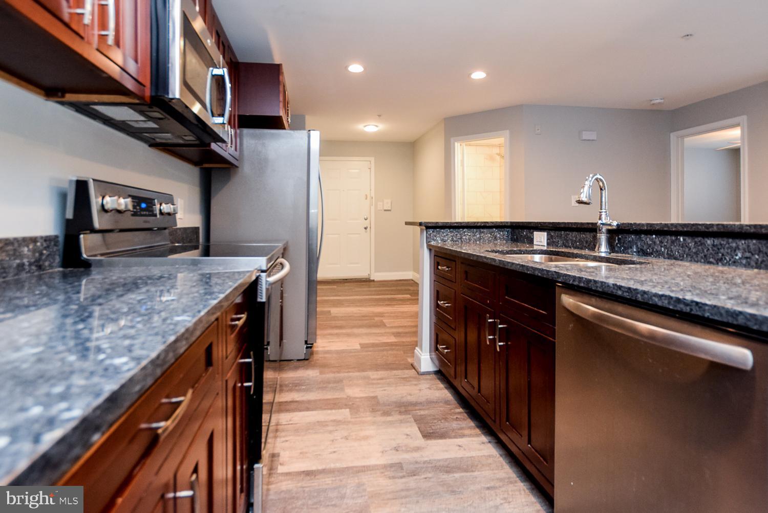 LAKE POINTE CONDOMINIUMS - Residential Lease