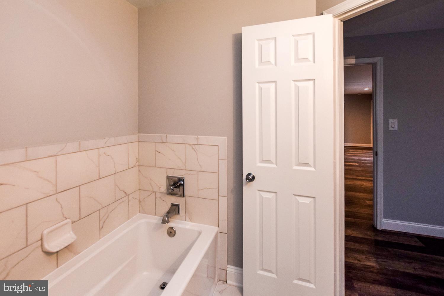 LAKE POINTE CONDOMINIUMS - Residential Lease