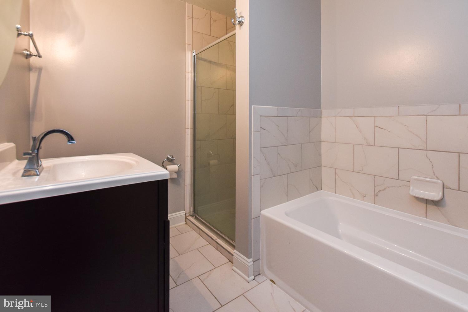 LAKE POINTE CONDOMINIUMS - Residential Lease