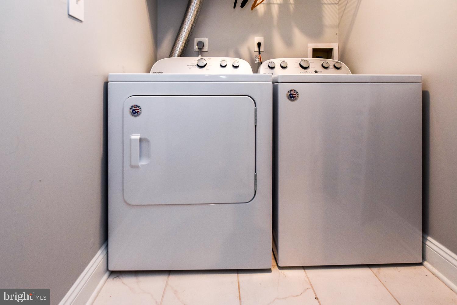 LAKE POINTE CONDOMINIUMS - Residential Lease