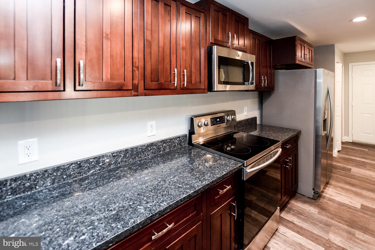 LAKE POINTE CONDOMINIUMS - Residential Lease