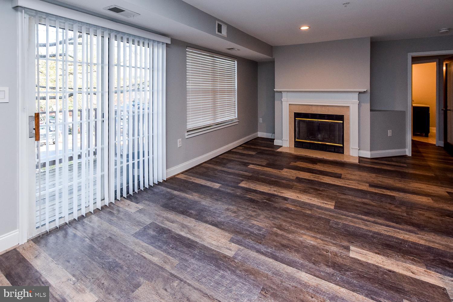 LAKE POINTE CONDOMINIUMS - Residential Lease