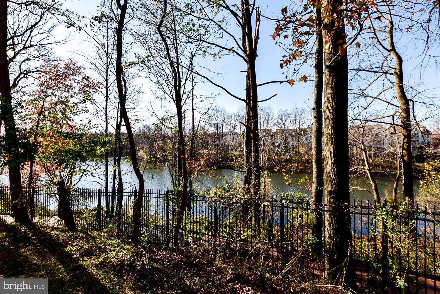 LAKE POINTE CONDOMINIUMS - Residential Lease