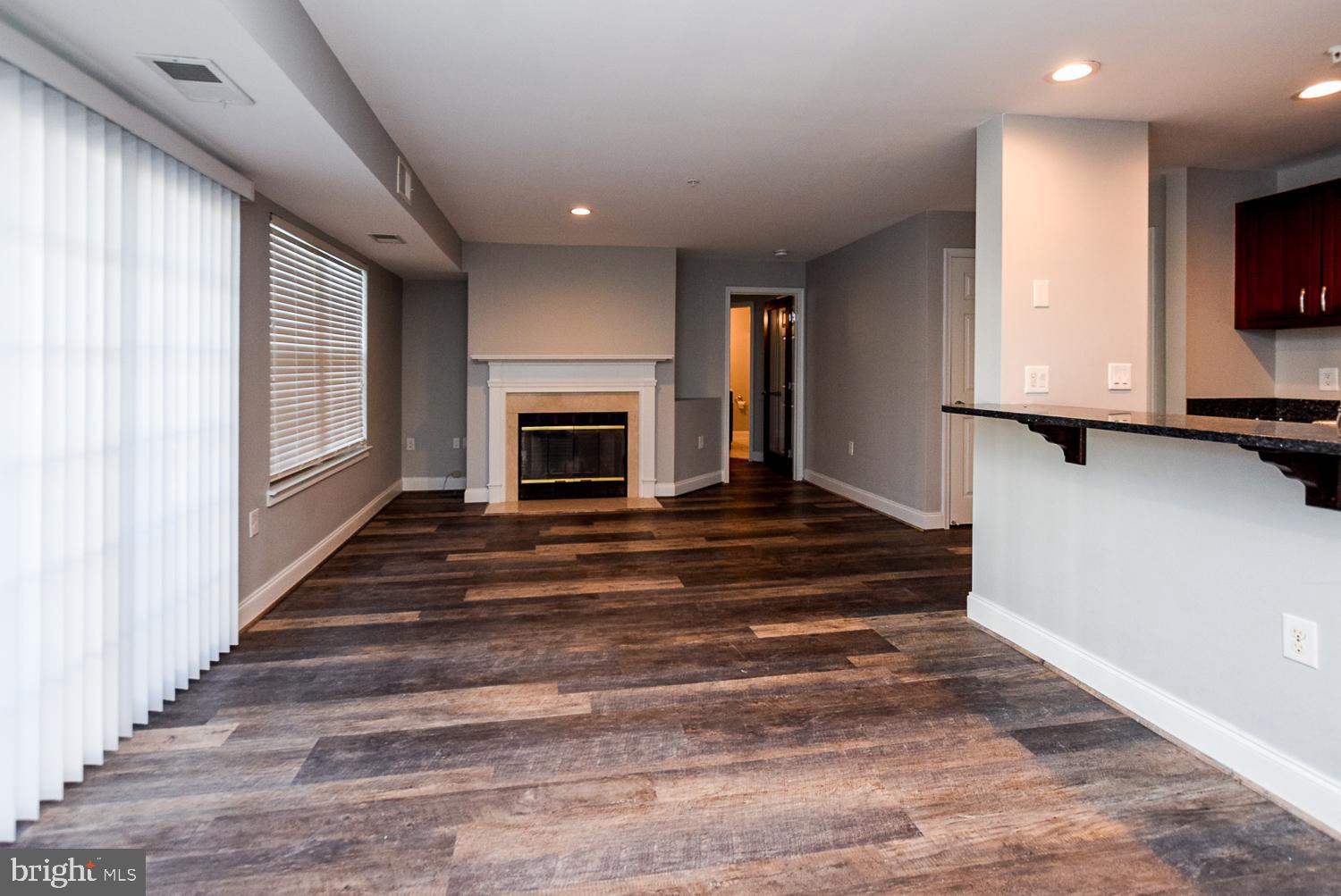 LAKE POINTE CONDOMINIUMS - Residential Lease