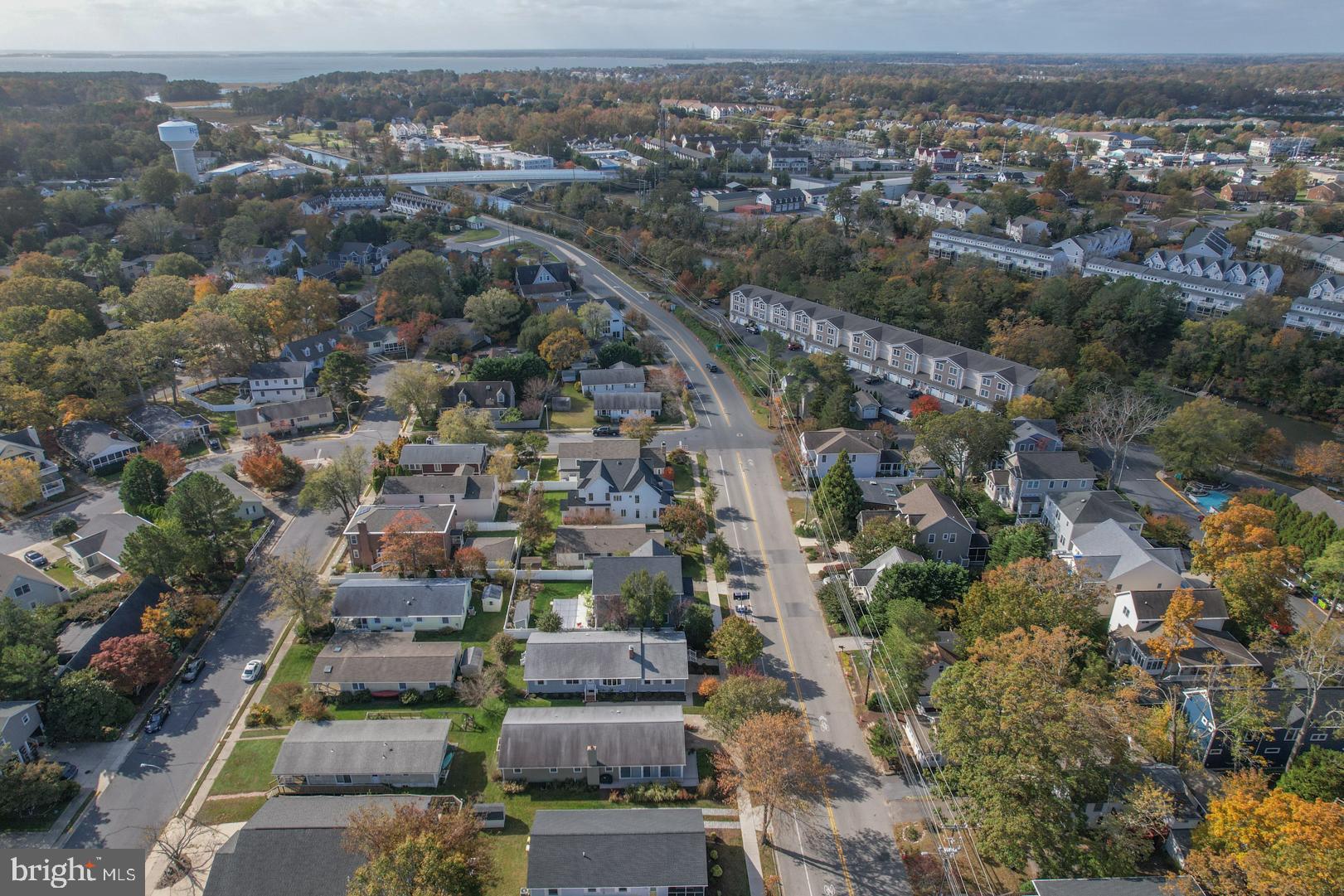 COUNTRY CLUB ESTATES - Residential