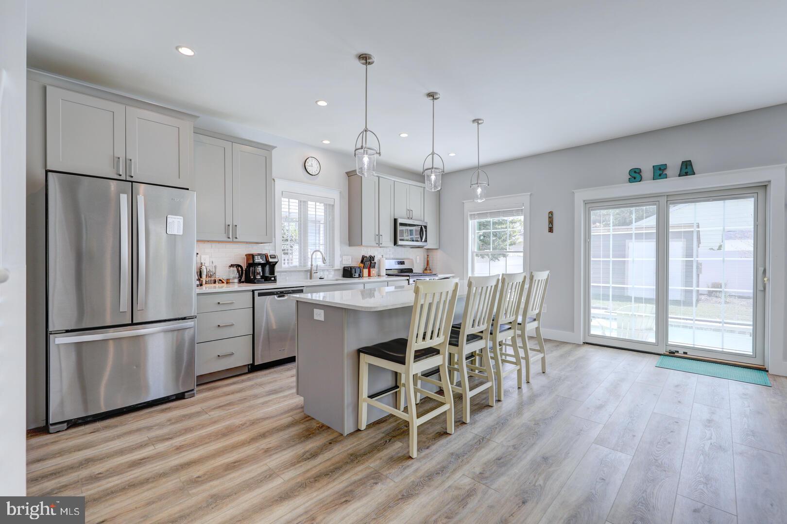 COUNTRY CLUB ESTATES - Residential