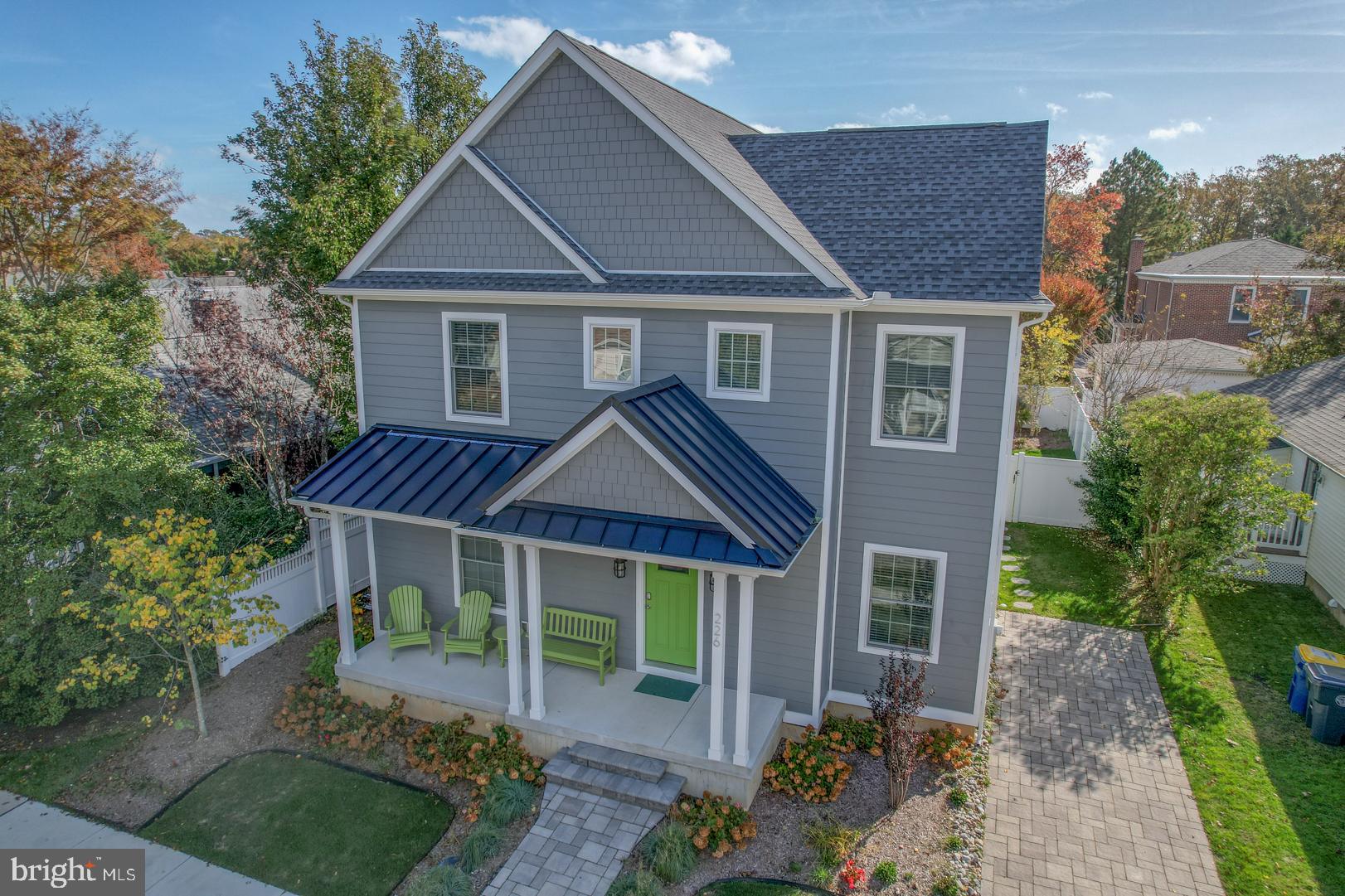 COUNTRY CLUB ESTATES - Residential