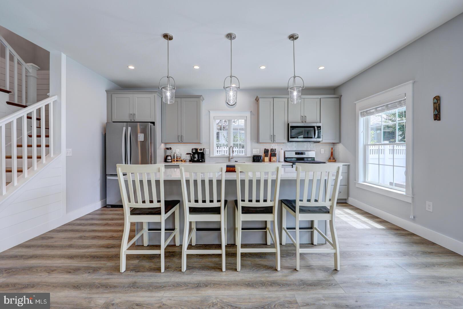 COUNTRY CLUB ESTATES - Residential