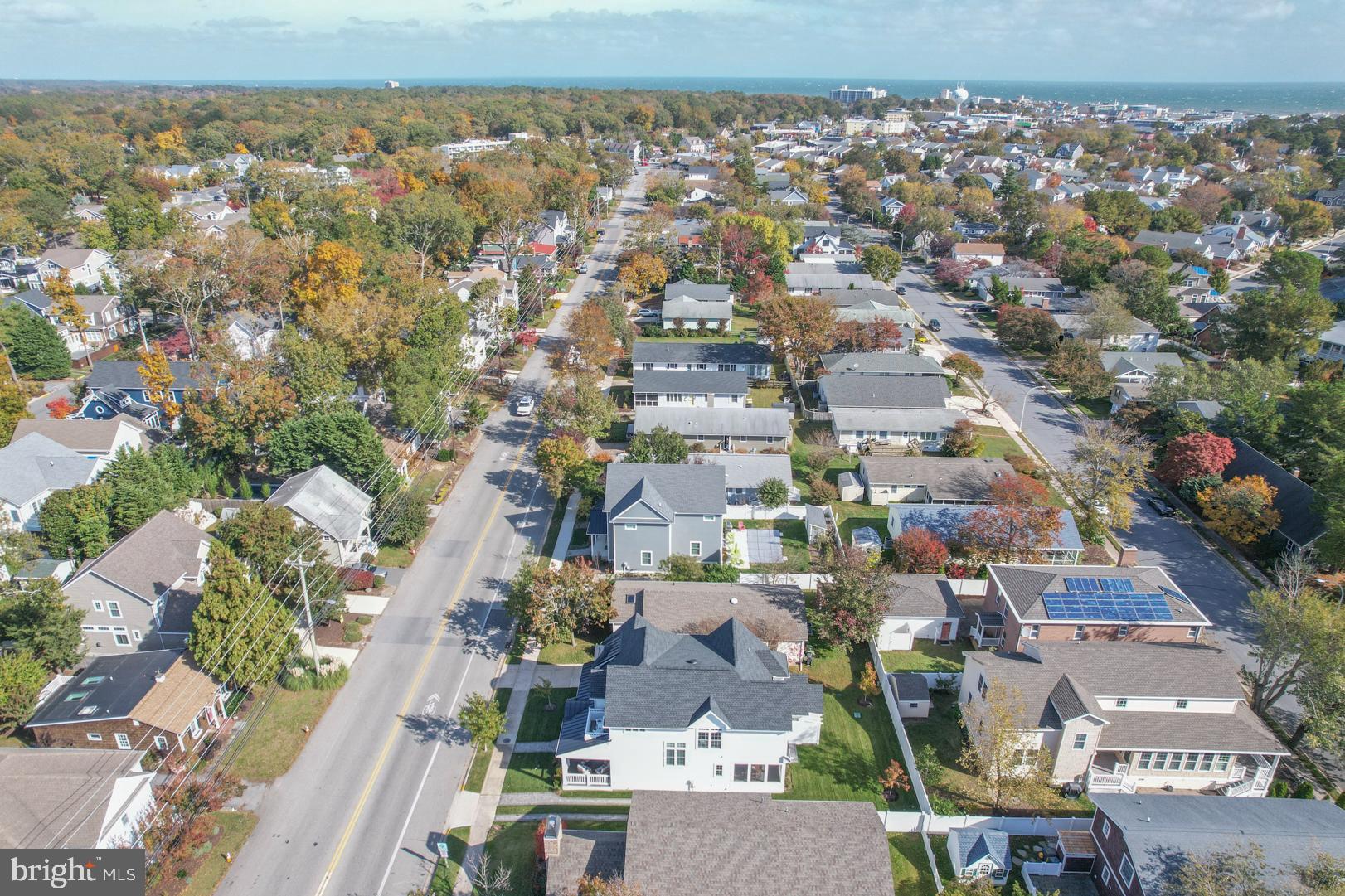 COUNTRY CLUB ESTATES - Residential