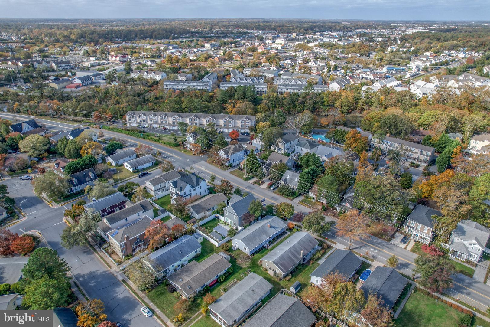 COUNTRY CLUB ESTATES - Residential