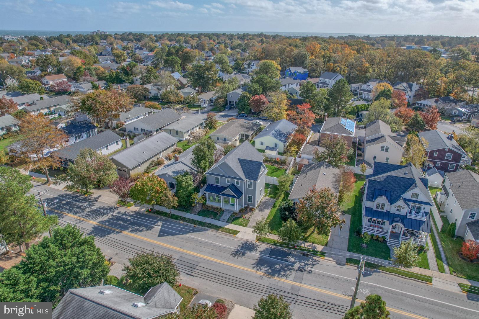 COUNTRY CLUB ESTATES - Residential