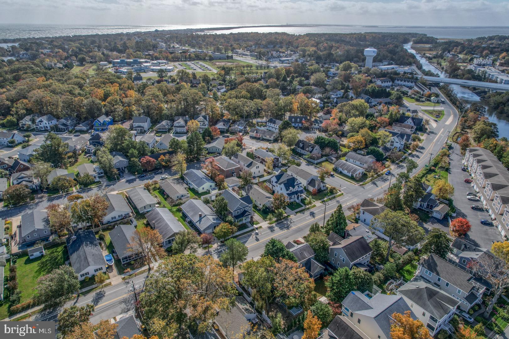 COUNTRY CLUB ESTATES - Residential