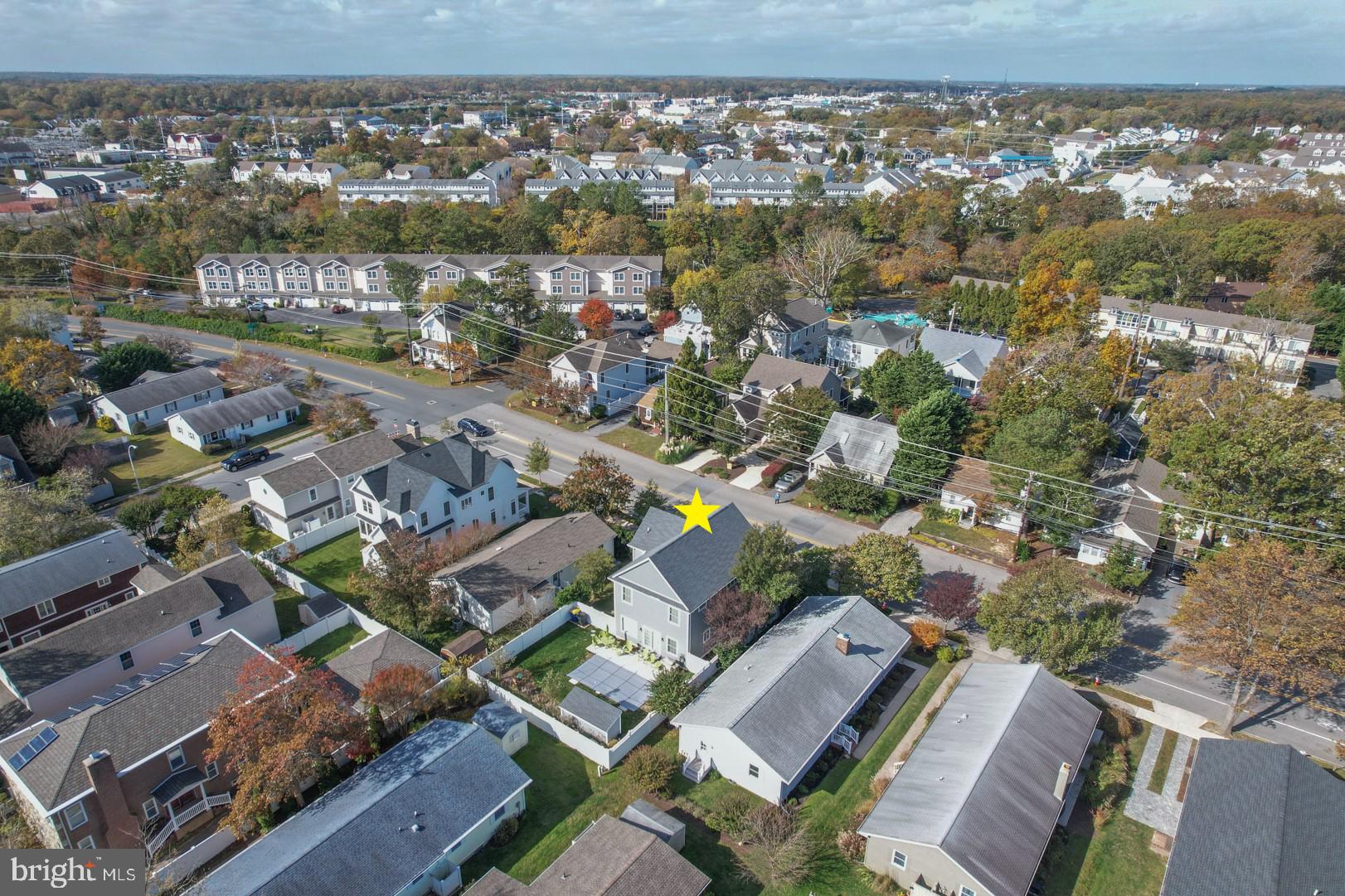 COUNTRY CLUB ESTATES - Residential