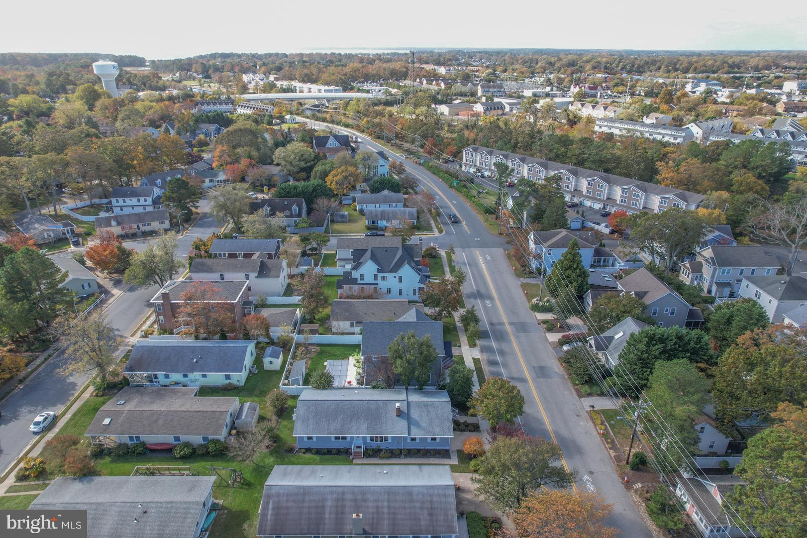 COUNTRY CLUB ESTATES - Residential