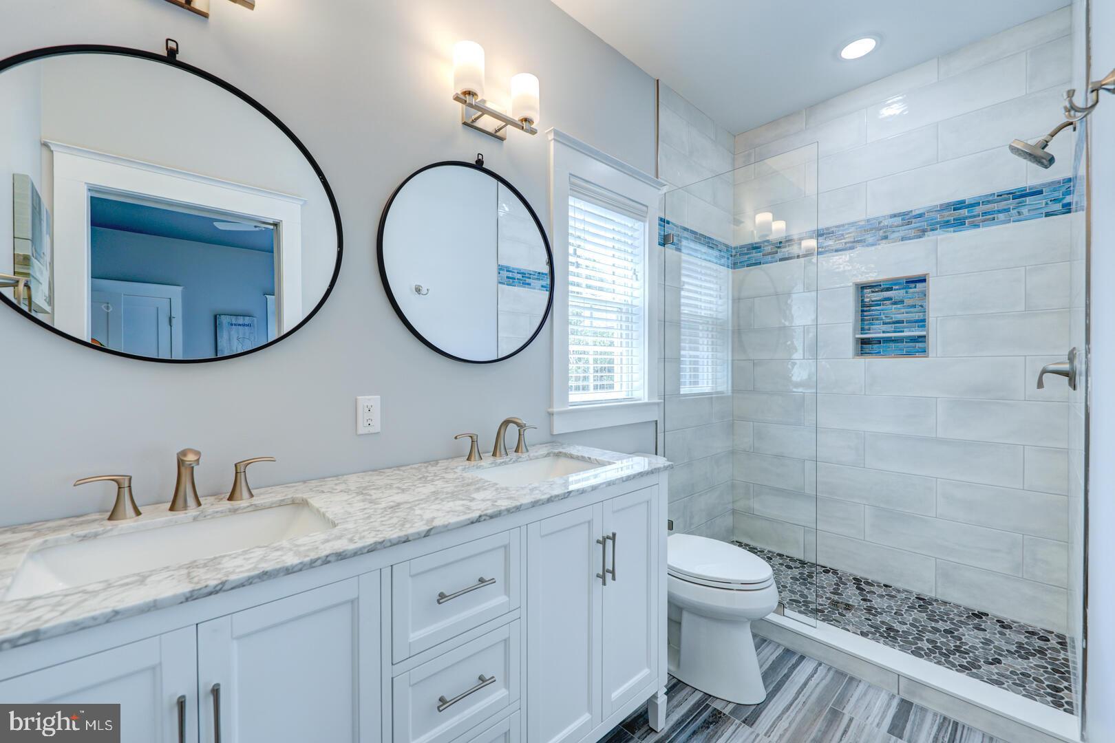 COUNTRY CLUB ESTATES - Residential