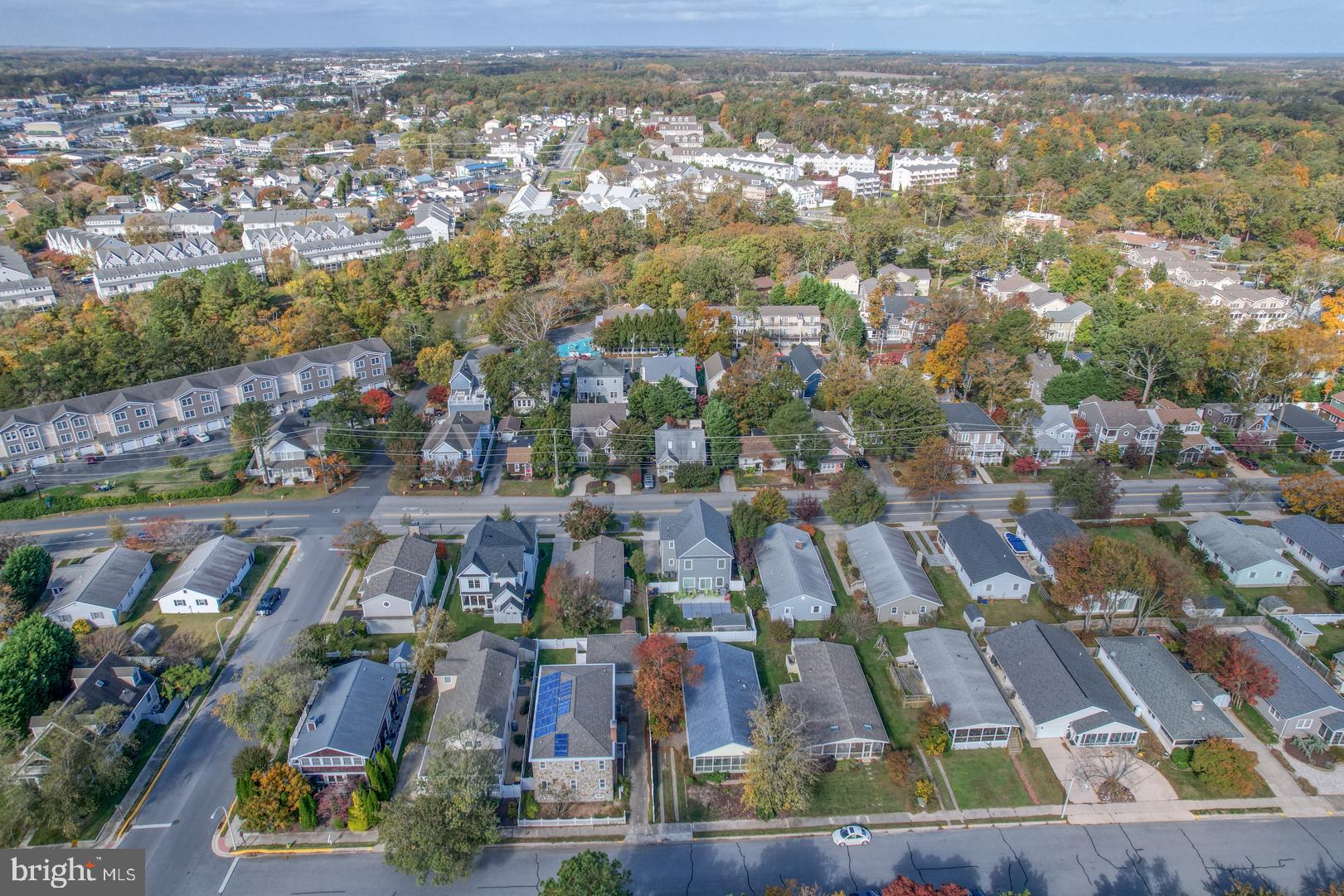 COUNTRY CLUB ESTATES - Residential