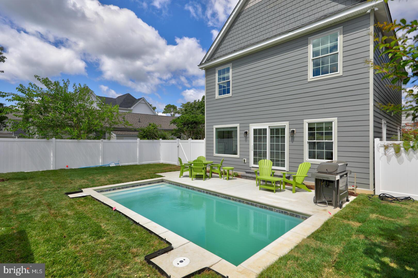 COUNTRY CLUB ESTATES - Residential