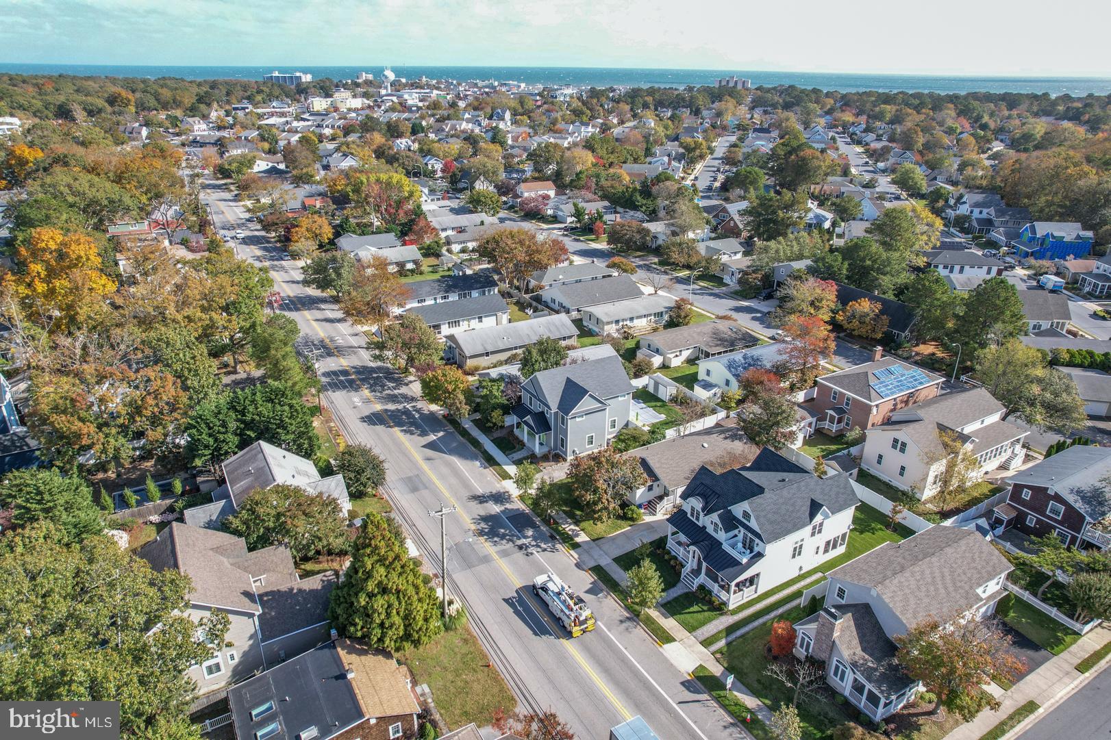 COUNTRY CLUB ESTATES - Residential