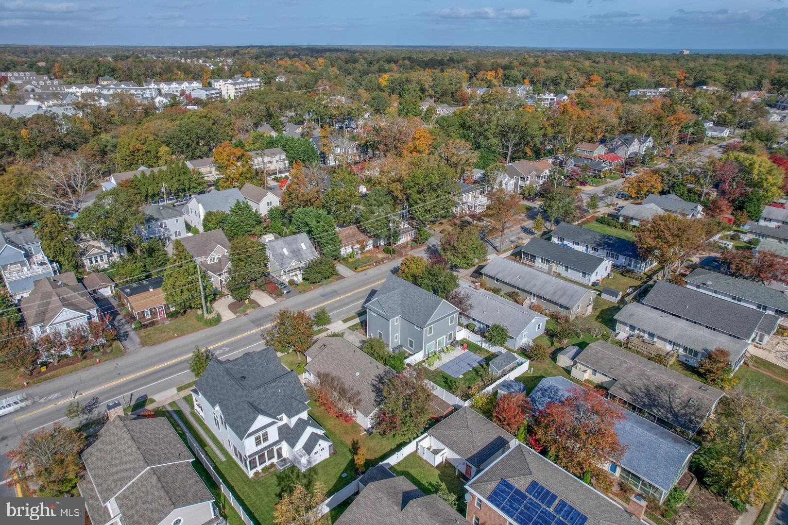 COUNTRY CLUB ESTATES - Residential