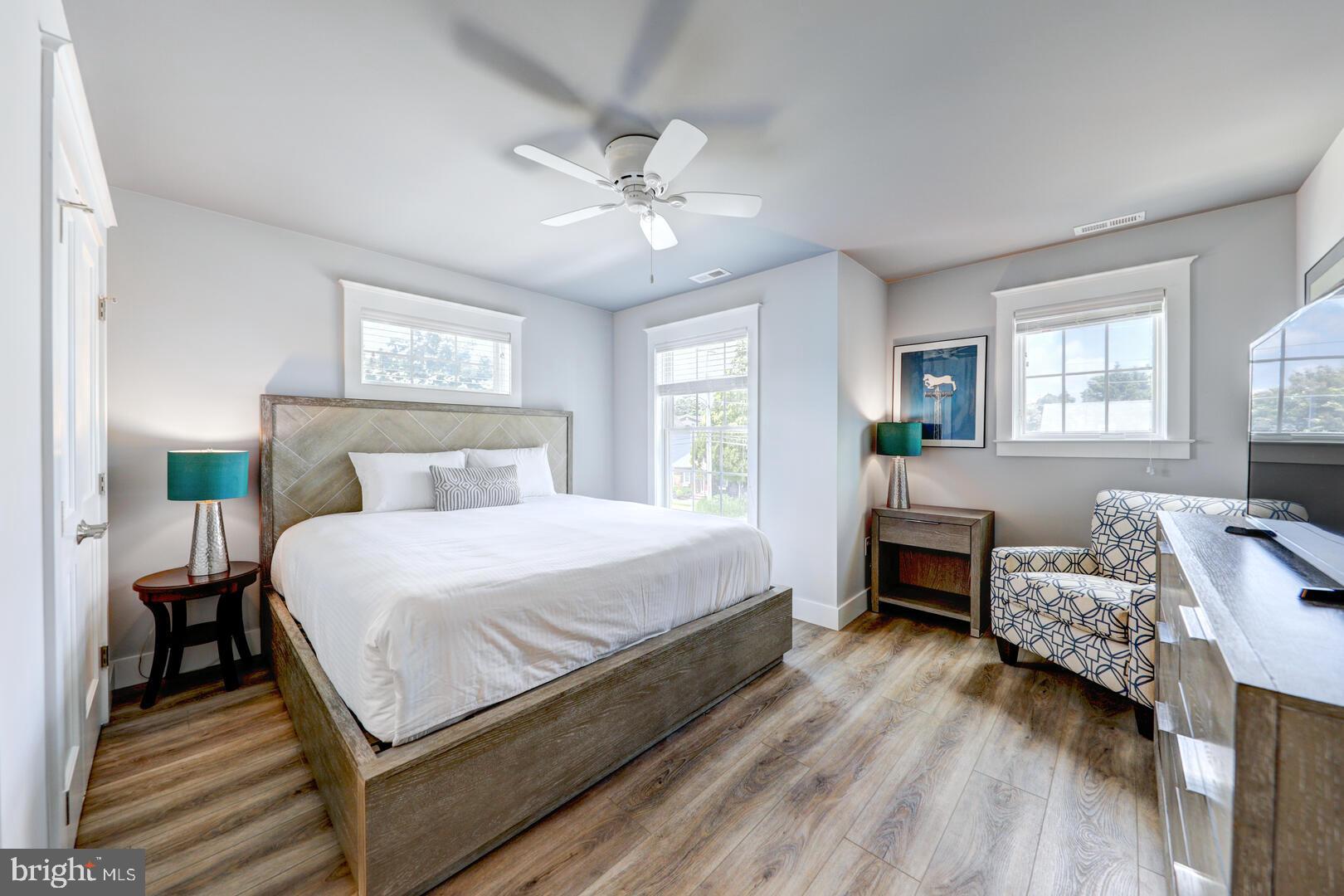 COUNTRY CLUB ESTATES - Residential